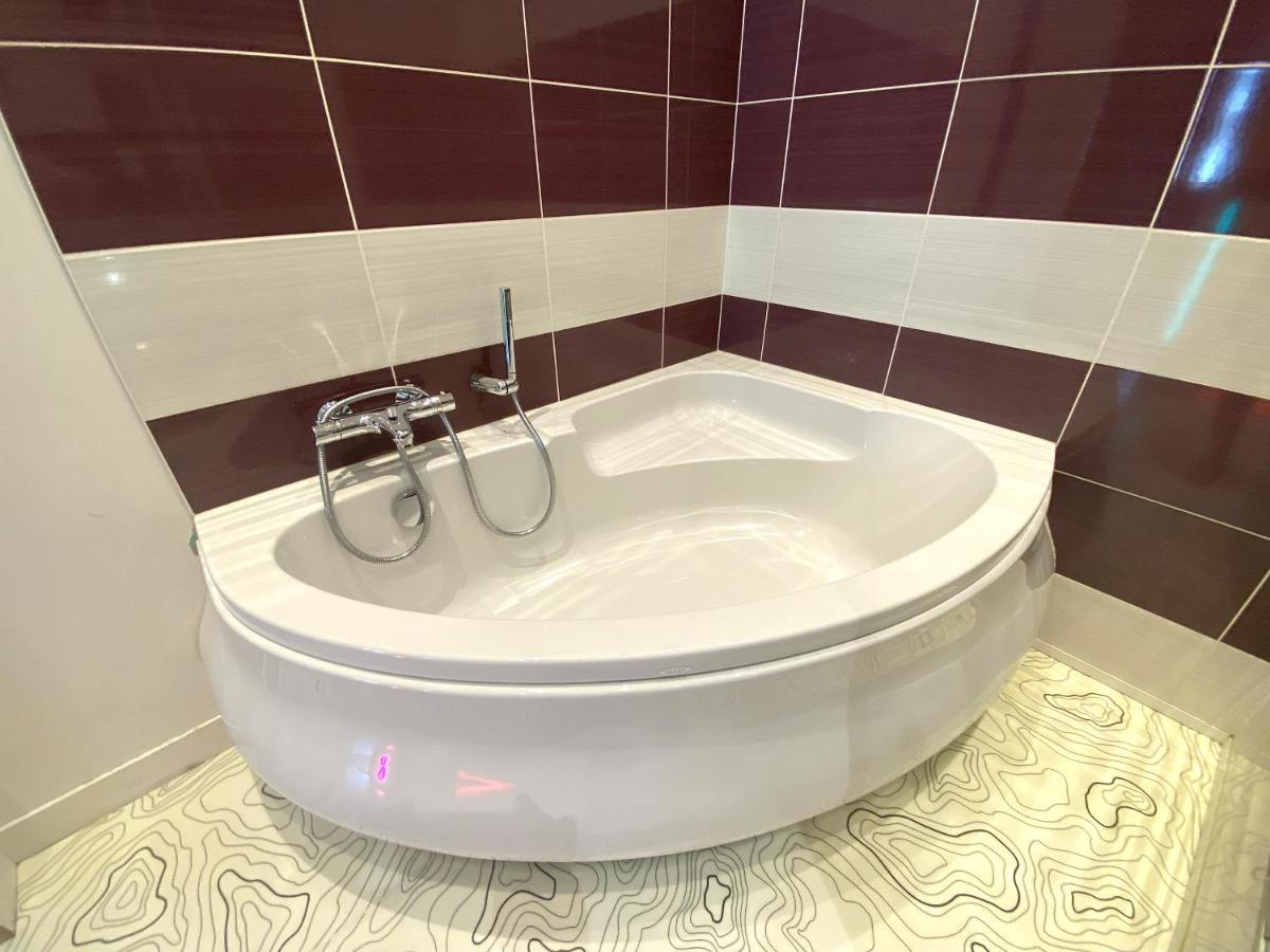Floydroom'S Pau Chambre Hotes Dans Appartement Partage Proche Chateau ภายนอก รูปภาพ